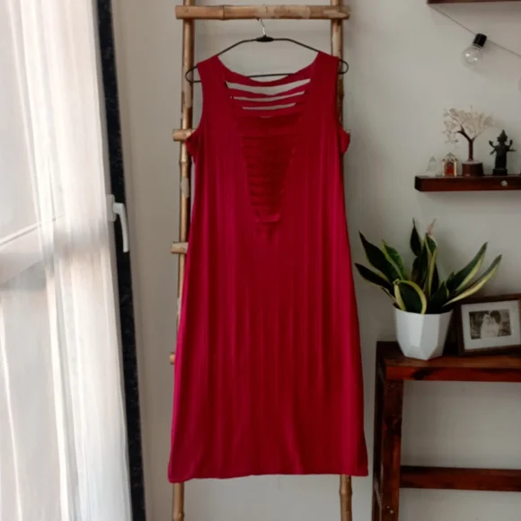 Ribbed Cut Out Back Dress - Picture 7 of 10